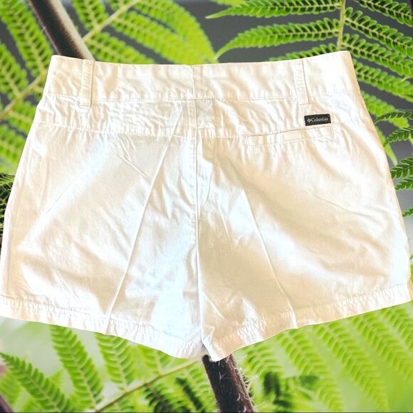 COLUMBIA Sportswear Regular Fit White Court Shorts Size 6 - Picture 2 of 5